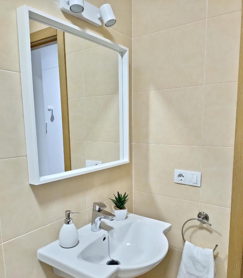 Relax Chiclana-Aparcamiento Privado-Tv Cable-Wifiplus-Aire Acond-Incluido Чиклана-де-ла-Фронтера Екстер'єр фото